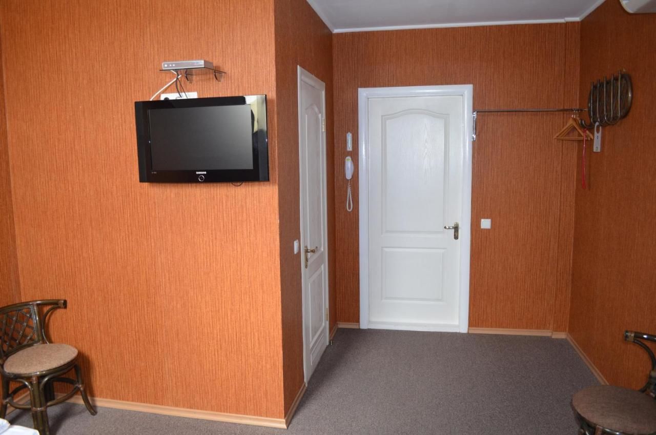 Отель Transit Hotel Дьяковцы-10